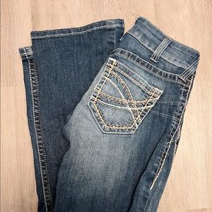 ARIAT BOOTCUT W/ BROWN AND WHITE STITCHING